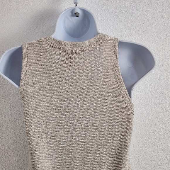 𝅺white House Black Market Beige and Gold Thick Strap Tank Top Size: XS - Picture 5 of 8